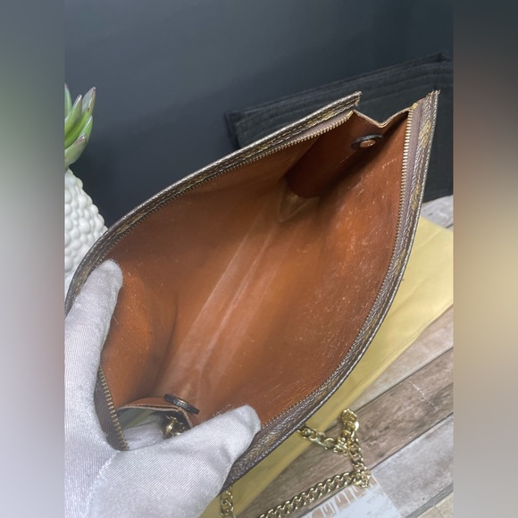Louis Vuitton Pouch 26 and Wallet - Picture 9 of 13